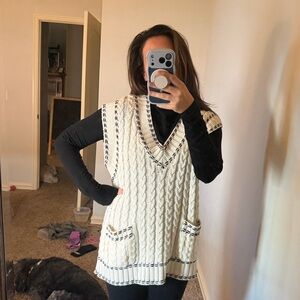 Cable knit Sweater vest